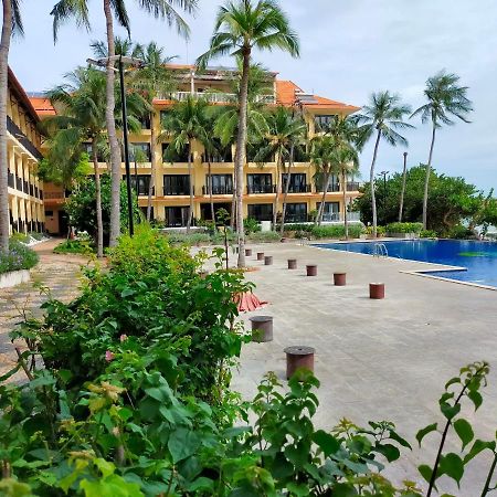 Hon Rom Central Beach Resort Mui Ne Bagian luar foto