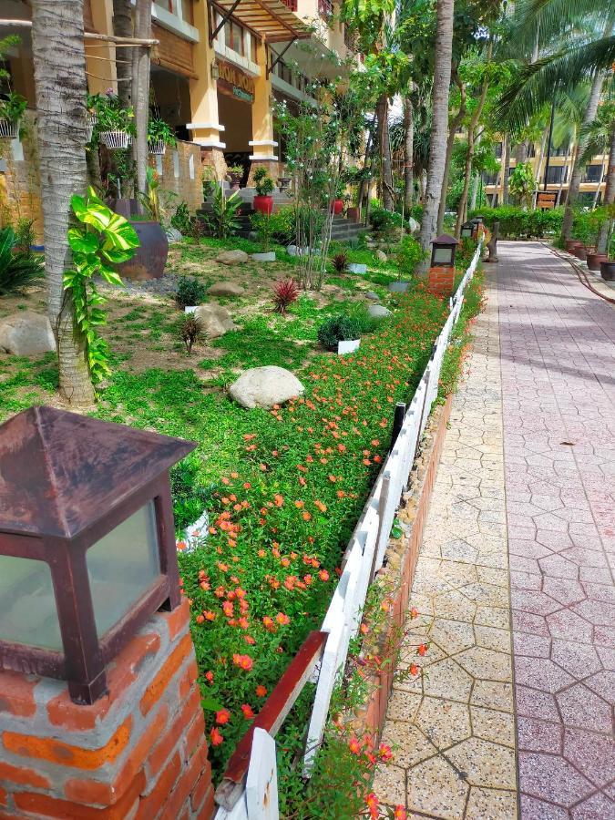 Hon Rom Central Beach Resort Mui Ne Bagian luar foto
