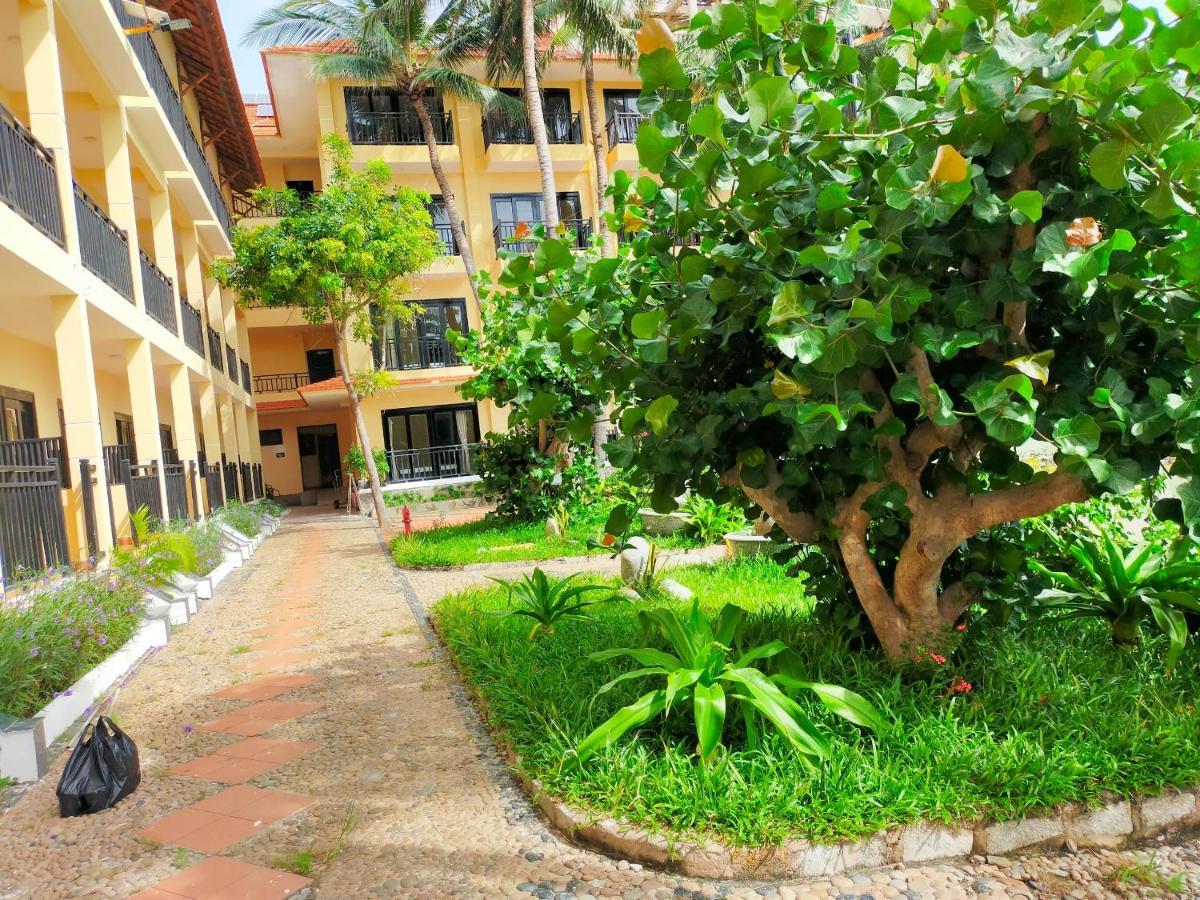 Hon Rom Central Beach Resort Mui Ne Bagian luar foto