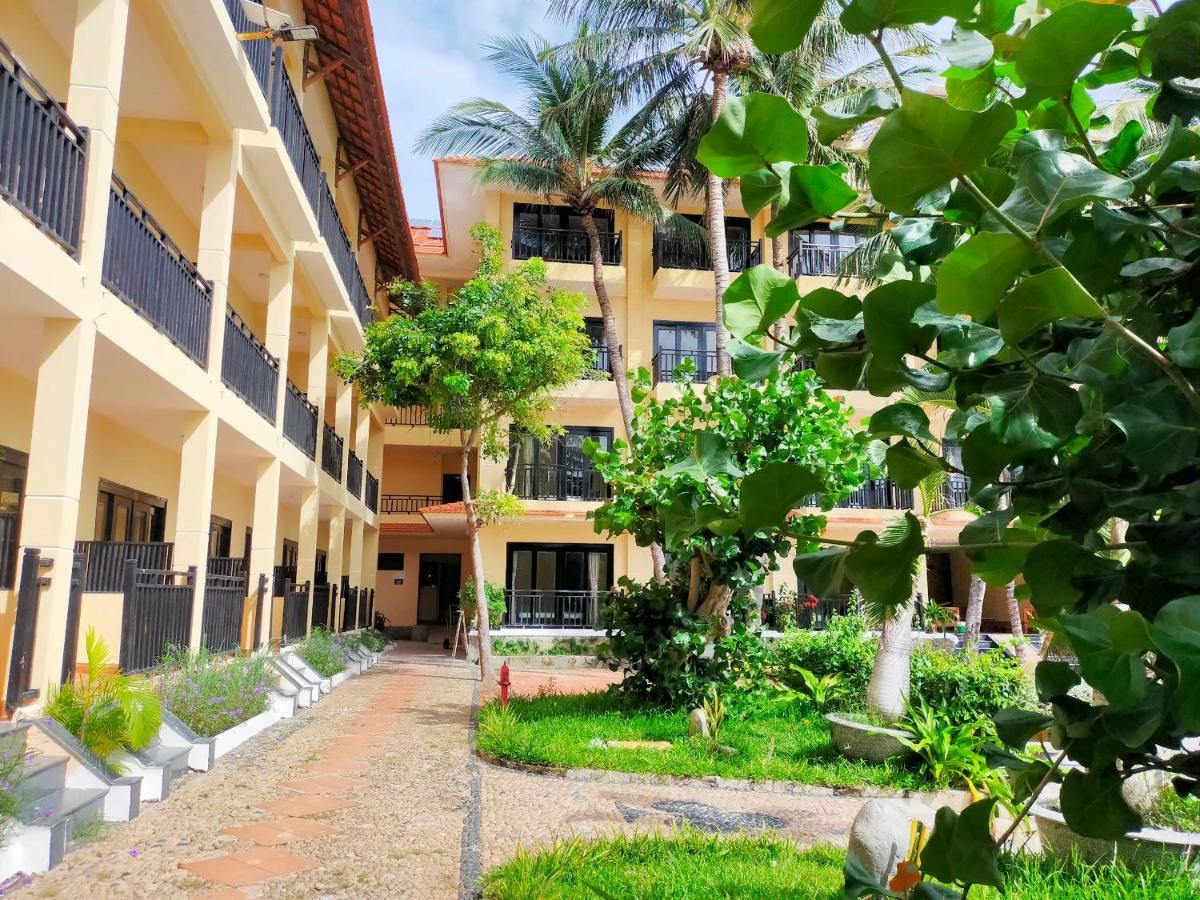 Hon Rom Central Beach Resort Mui Ne Bagian luar foto