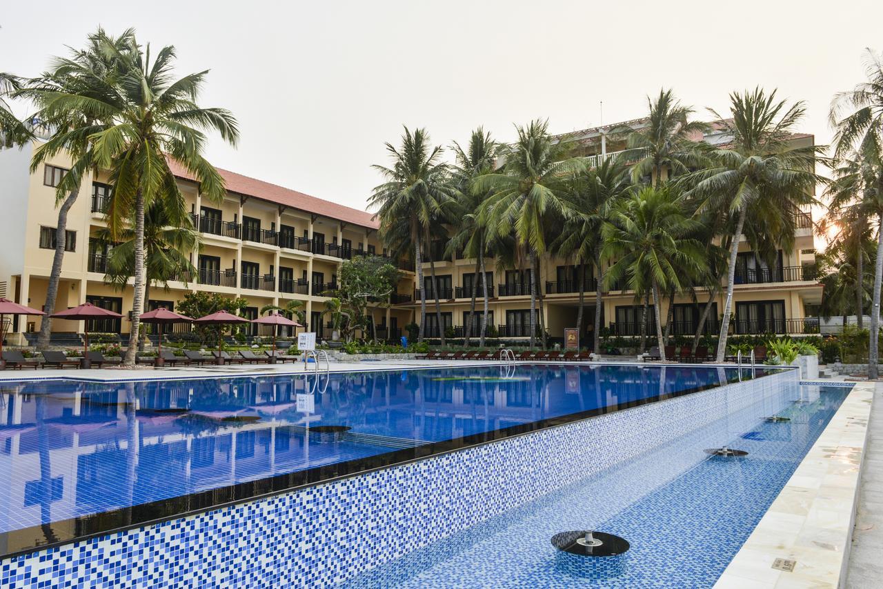 Hon Rom Central Beach Resort Mui Ne Bagian luar foto