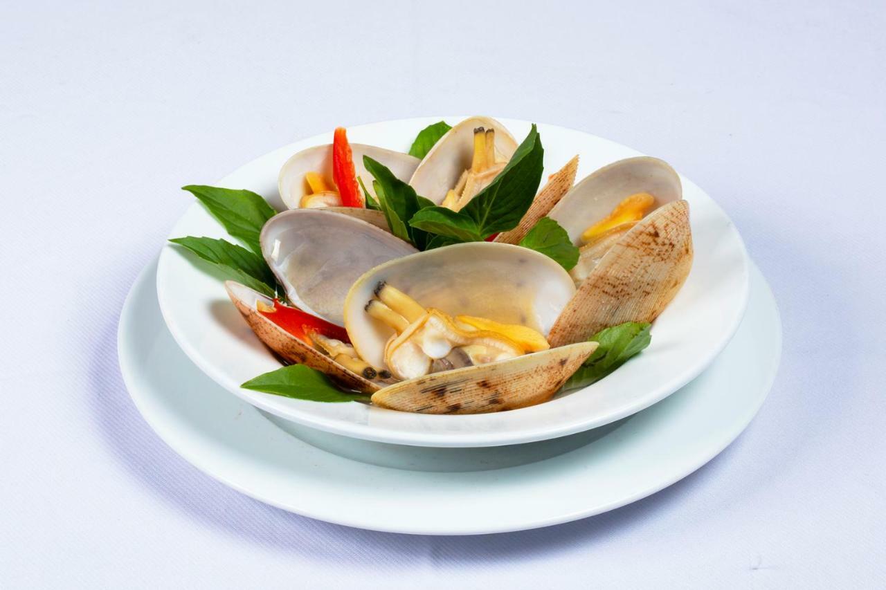 Hon Rom Central Beach Resort Mui Ne Bagian luar foto