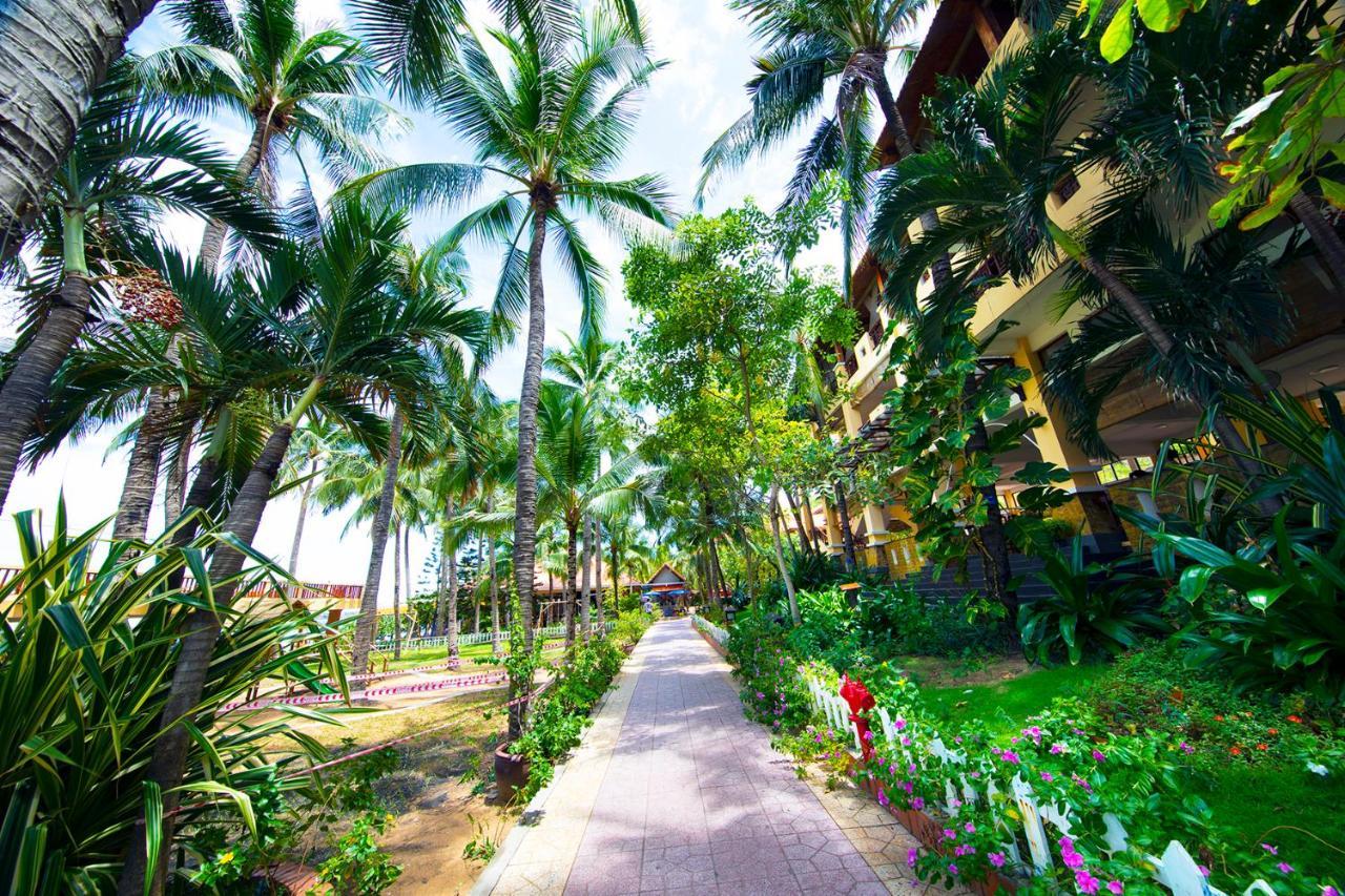 Hon Rom Central Beach Resort Mui Ne Bagian luar foto